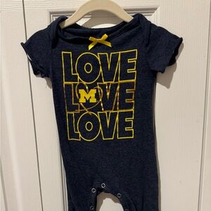 University of Michigan, baby outfit